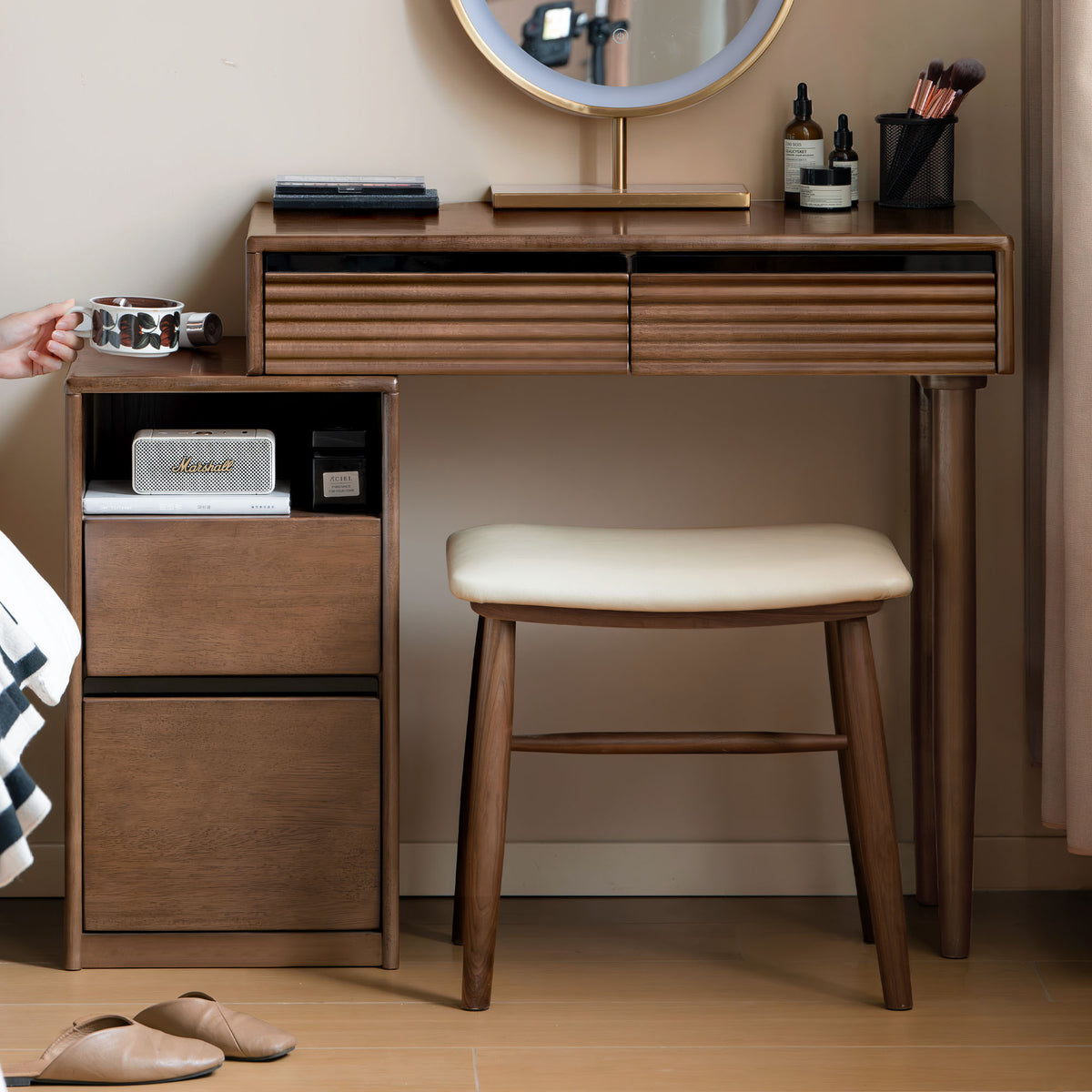 Extendable Rubber Wood Vanity Desk with Dresser